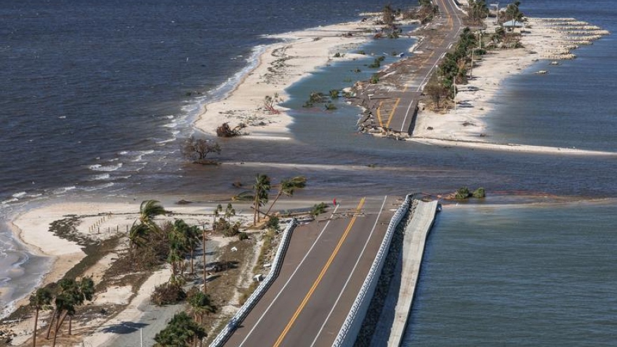 Bão Ian gây ngập lụt nghiêm trọng nhất 500 năm qua tại Florida (Mỹ)