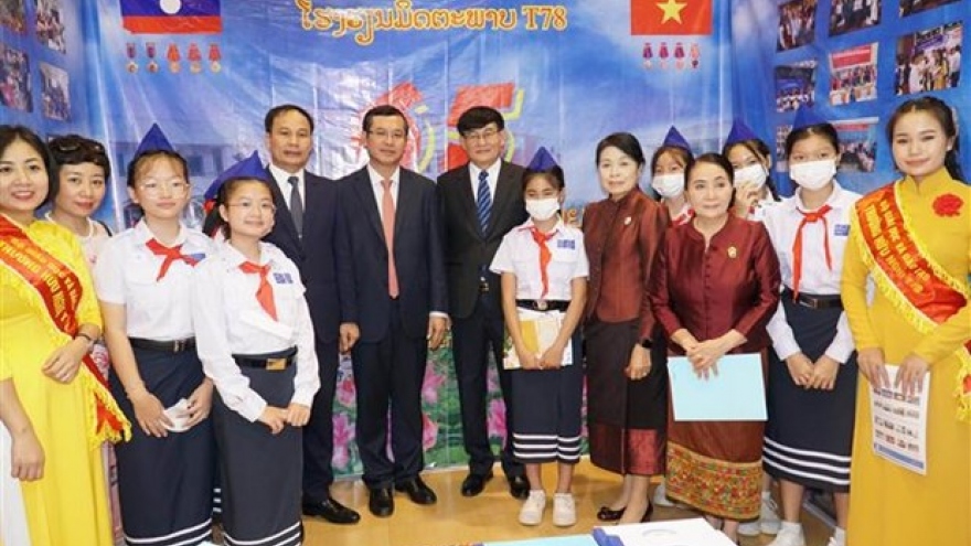 Vietnam, Laos foster education cooperation