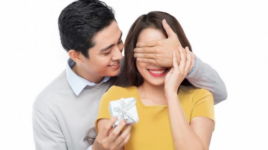 Ngày 20/10 nên tặng gì cho phái nữ?