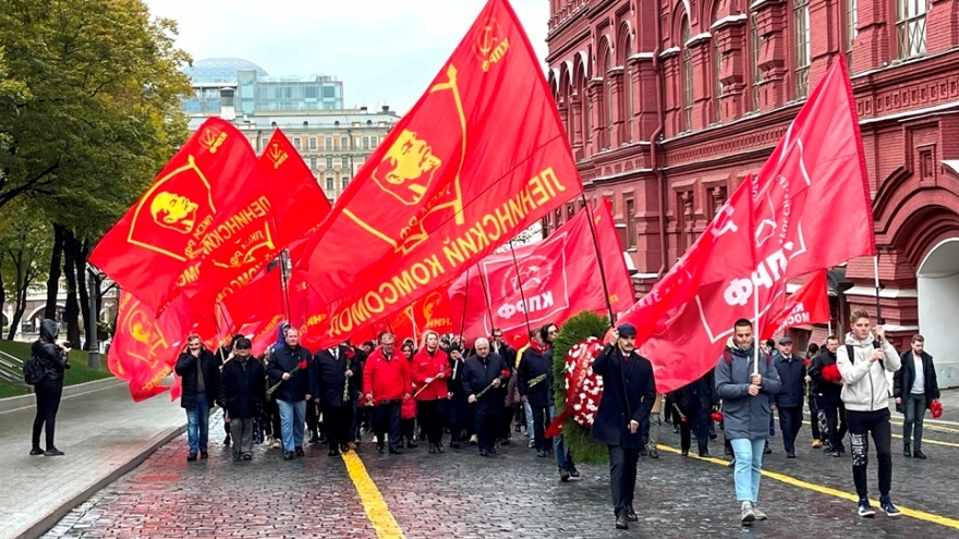 Kỷ niệm 104 năm thành lập Đoàn TNCS Lenin tại Nga