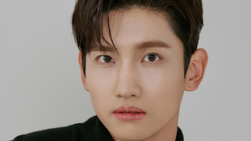 Changmin (TVXQ) lên chức bố sau 2 năm kết hôn