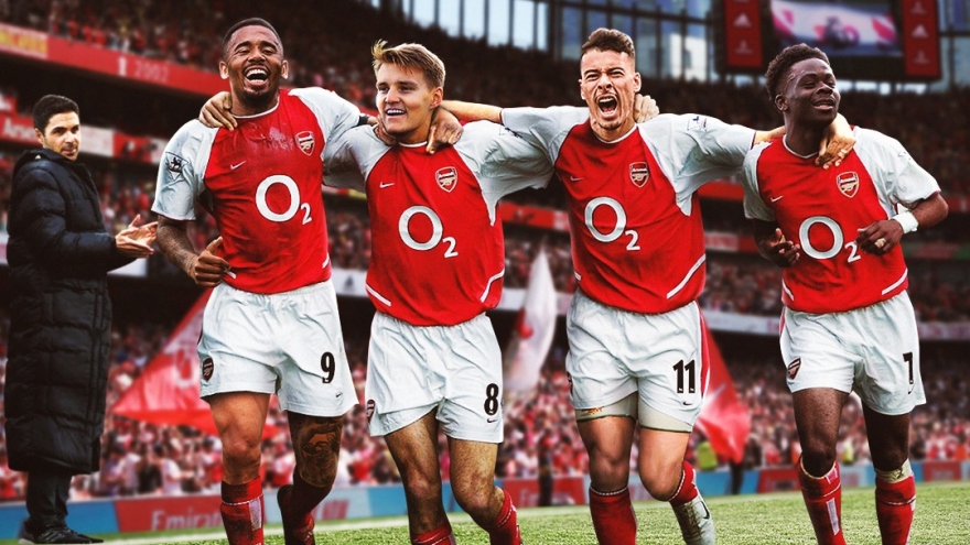 Biếm họa 24h: Arsenal trở lại thời hoàng kim
