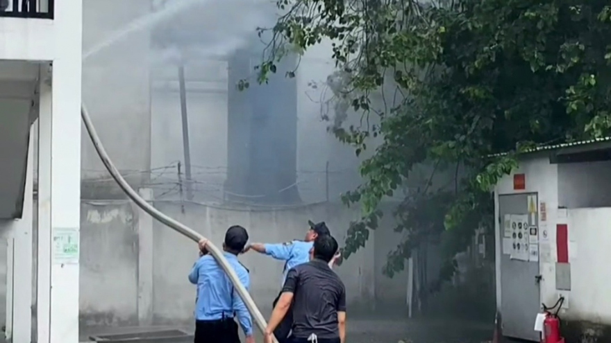 Cháy bồn hút bụi trong công ty ở Bình Dương làm nhiều công nhân bị bỏng
