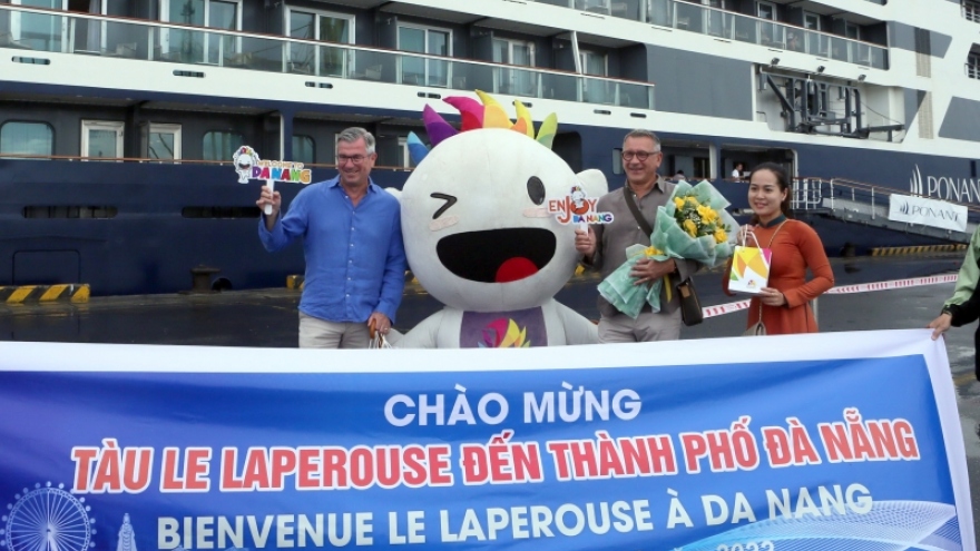 Tàu du lịch biển đưa 200 khách quốc tế trở lại Đà Nẵng sau 2 năm gián đoạn do Covid-19