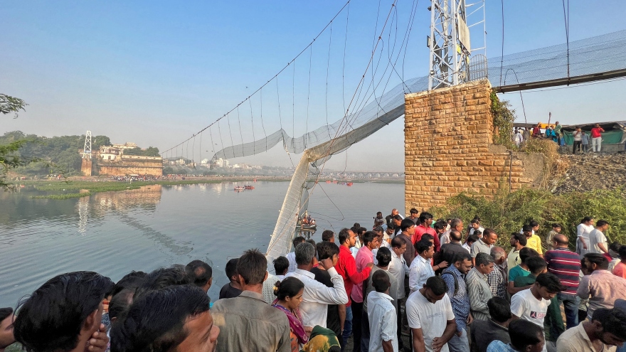Vietnam sends condolences over India bridge collapse 