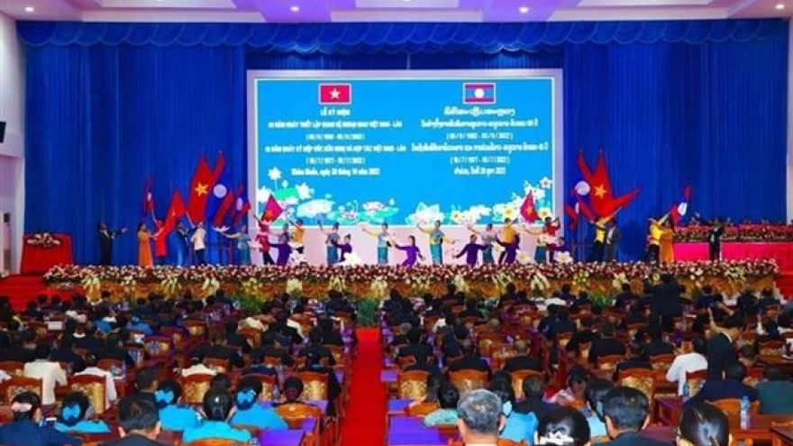 Meeting marks 60th anniversary of Vietnam-Laos diplomatic ties