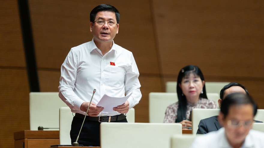 
        “Doanh nghiệp xăng dầu chưa tự cứu được mình thì lấy đâu ra chiết khấu”
                              
