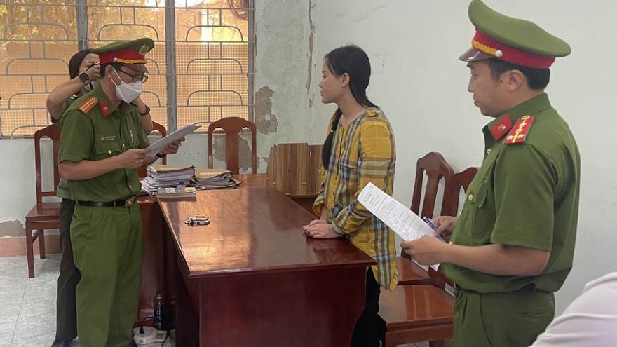 Khởi tố, bắt tạm giam "Tina Dương” Ninh Thị Vân Anh