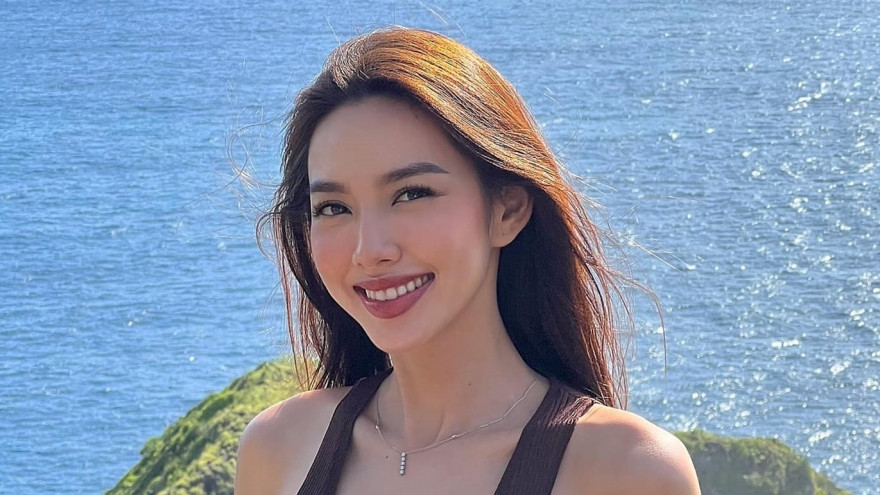 Hoa hậu Thùy Tiên khoe sắc vóc tại hòn đảo "thiên đường" ở Indonesia