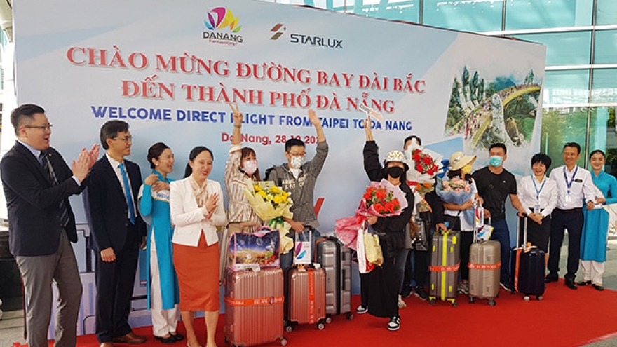 Da Nang welcomes first 171 foreign passengers from Taipei