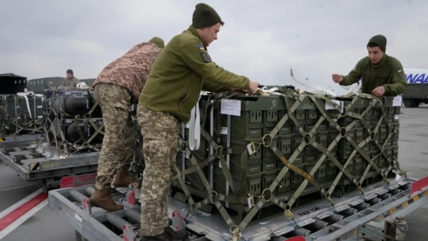 Châu Âu thấp thỏm lo sợ trước khả năng Mỹ giảm viện trợ cho Ukraine