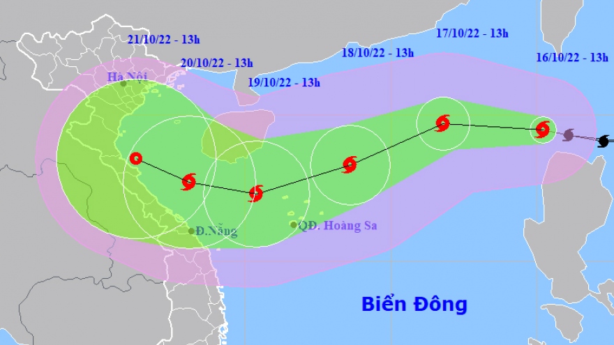 Bão Nesat tiến nhanh vào Biển Đông và có khả năng mạnh thêm