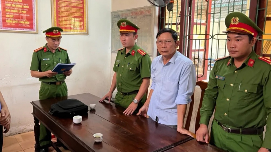 Bắt cựu chủ tịch xã chiếm đoạt tài sản tại Quảng Bình