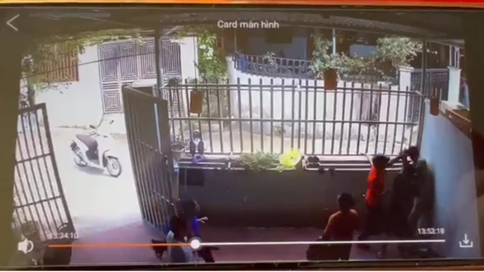 Viên chức Cục Quản lý thị trường tỉnh Lạng Sơn xông vào nhà dân đánh người