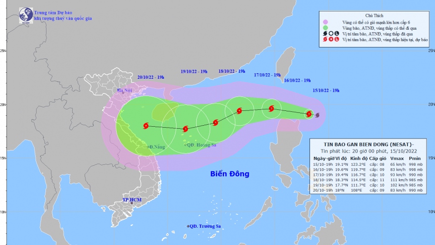 Bão NESAT đang hướng vào Biển Đông và có khả năng mạnh thêm