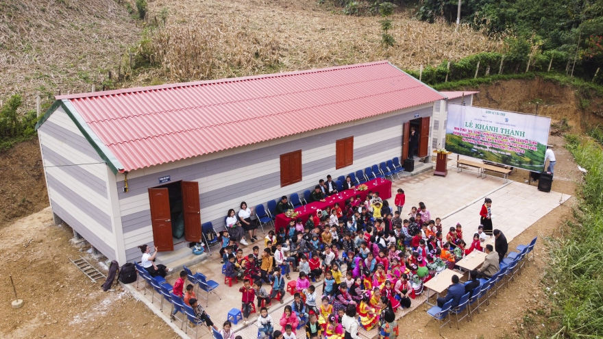 Hiệp hội Tấm lợp Việt Nam trao tặng nhà ở nội trú ở Sơn La