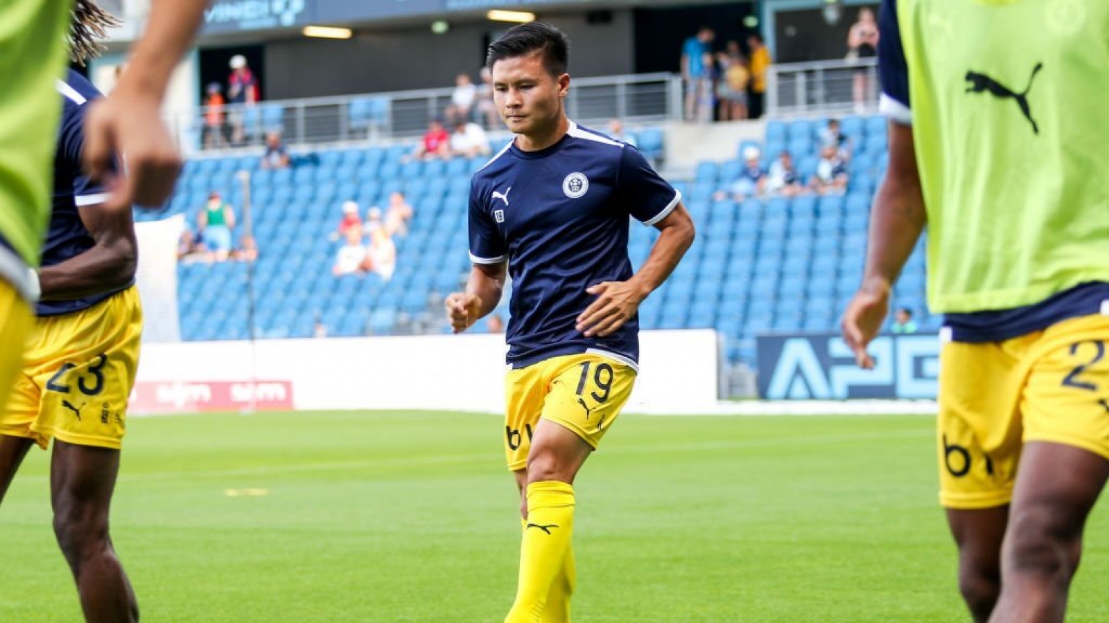 Quang Hải ''biến mất'' trong đội hình của Pau FC 
