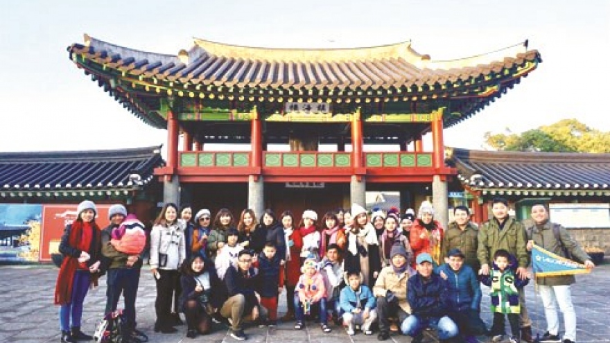 Tours to RoK, Japan heat up tourism market