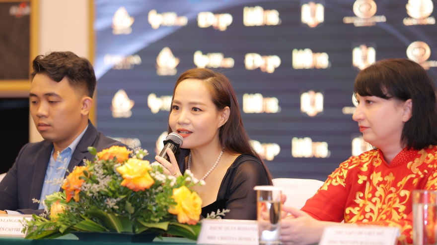 Dàn nhạc giao hưởng Romania đến Việt Nam biểu diễn trong hoà nhạc của Đinh Hoài Xuân