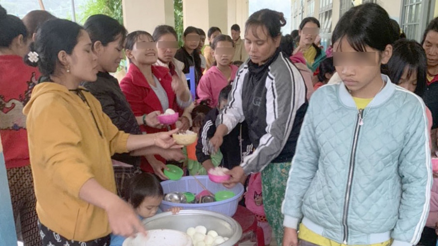 Cách chức một hiệu trưởng do chậm chi trả chế độ cho học sinh và giáo viên
