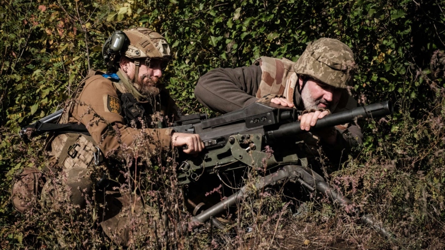 Báo Anh: Quân đội nước này bị căng mỏng do nỗ lực hỗ trợ vũ trang cho Ukraine