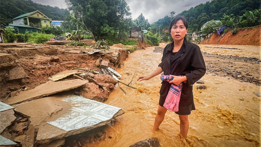 Sau trận lũ lịch sử càn quét, nhà dân ở Nghệ An trơ trọi vài viên gạch