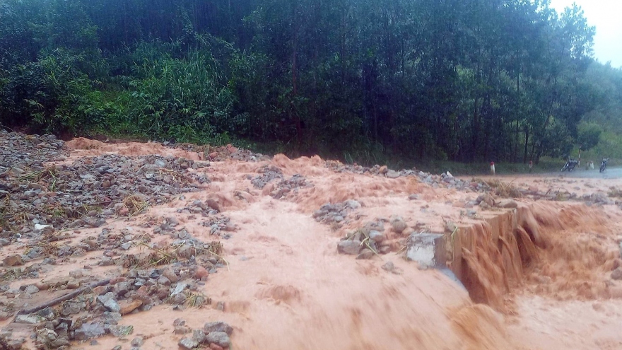 Quảng Nam: Một cô giáo tại huyện Núi Thành bị nước cuốn trôi tử vong