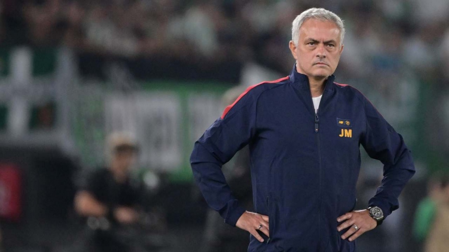 Jose Mourinho hụt kỷ lục mới ở đấu trường châu Âu