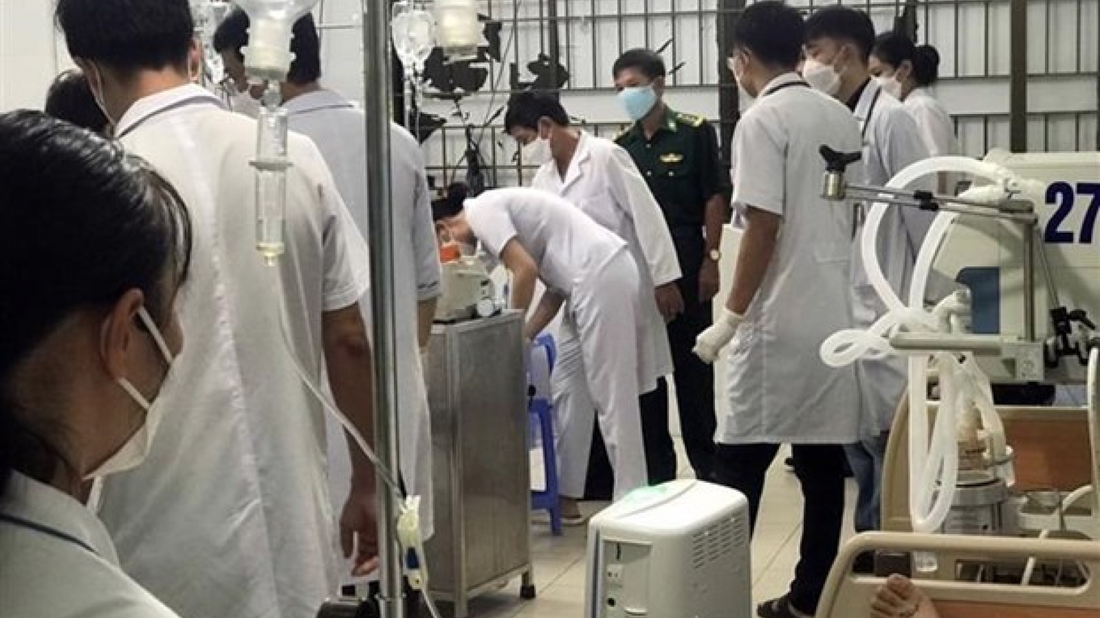 Vung Tau: nine sailors on Chinese vessel saved in suspected food poisoning