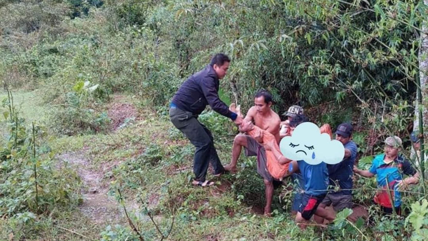 Người phụ nữ bị cuốn trôi khi đi qua ngầm tràn