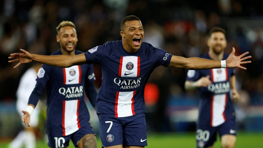 Mbappe và Messi ghi bàn giúp PSG thắng nhọc Nice