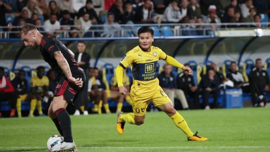 Quang Hải nói gì khi ghi bàn “giải cứu” Pau FC?