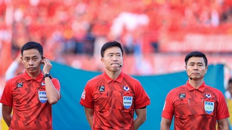 VFF invites foreign referees to officiate V.League 1