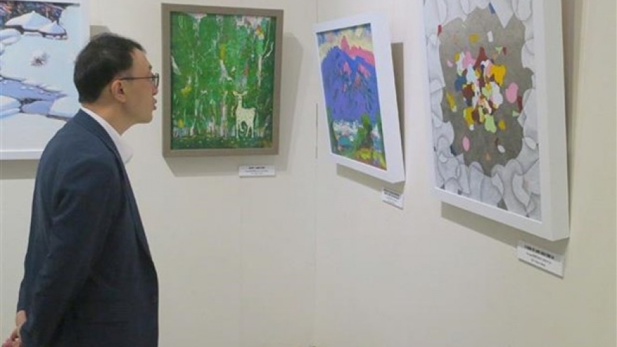 Vietnamese, RoK cities co-host fine art exhibition