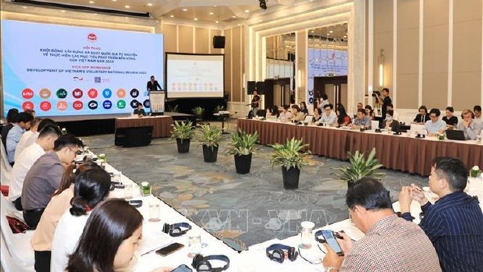 Vietnam launches building of voluntary national review on SDGs