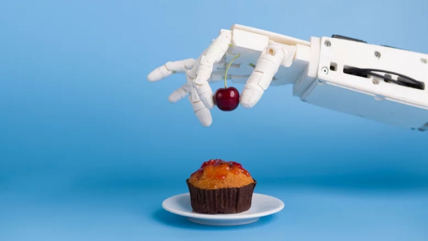 Anh chế tạo thành công robot có thể nếm vị thức ăn 