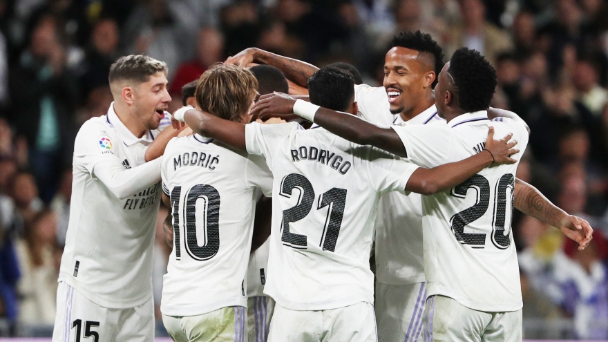 
        Kroos tỏa sáng, Real Madrid thắng hú vía trước Cadiz
                              