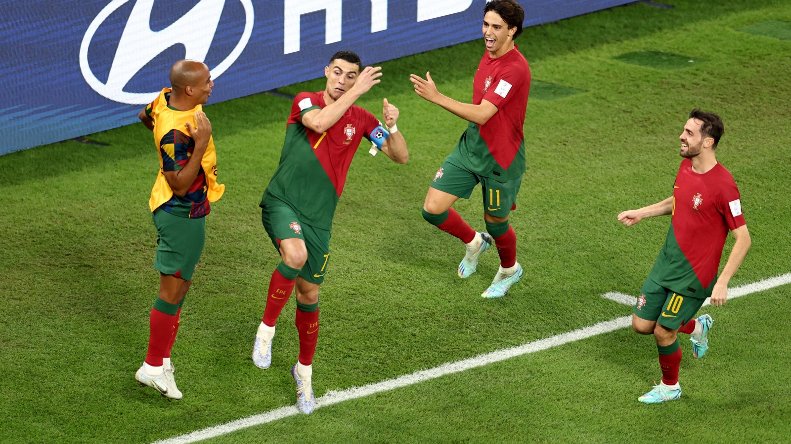Nhận định Bồ Đào Nha - Uruguay: Messi gọi, Ronaldo trả lời? 