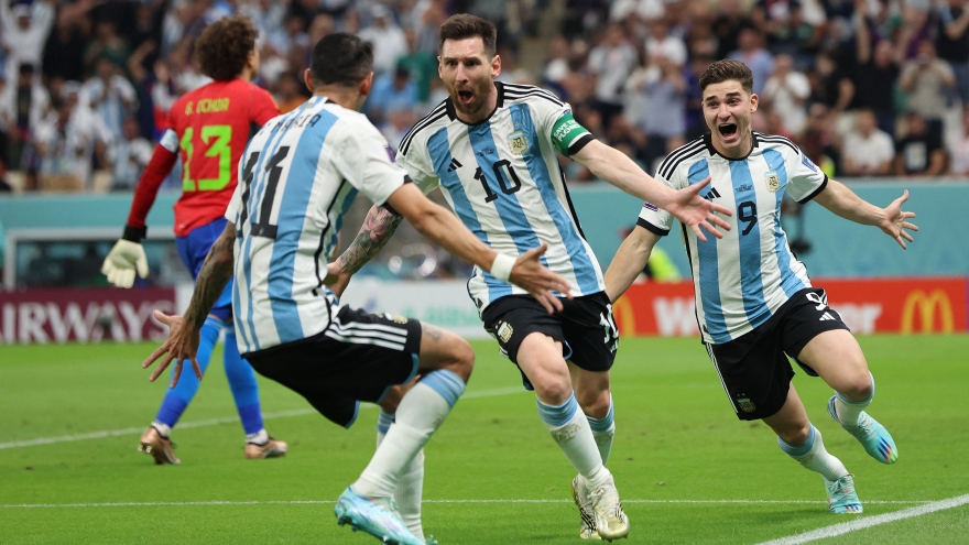 "Siêu nhân" Messi giải cứu Argentina trước Mexico 