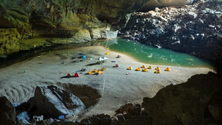 Americans, Vietnamese book most Son Doong tours for 2023