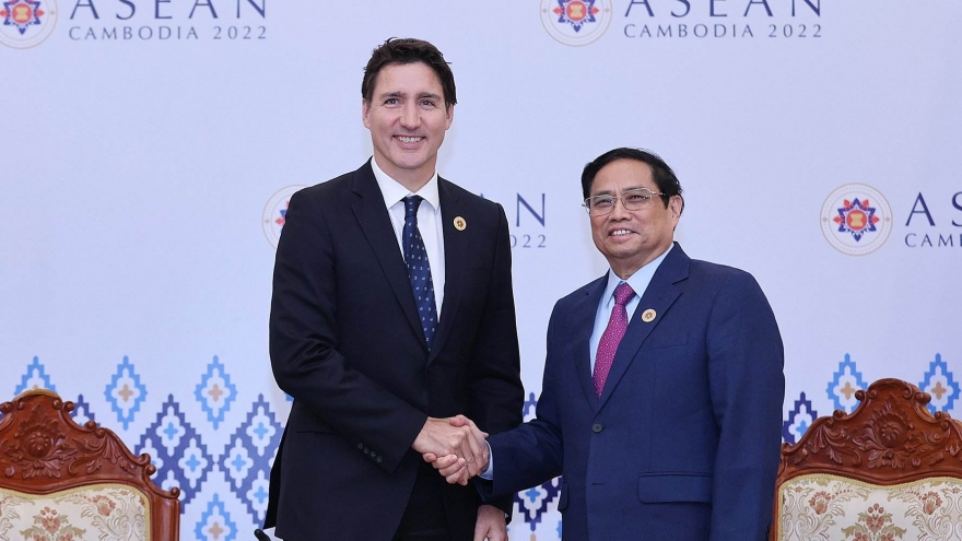 Thủ tướng Phạm Minh Chính gặp Thủ tướng Canada Justin Trudeau