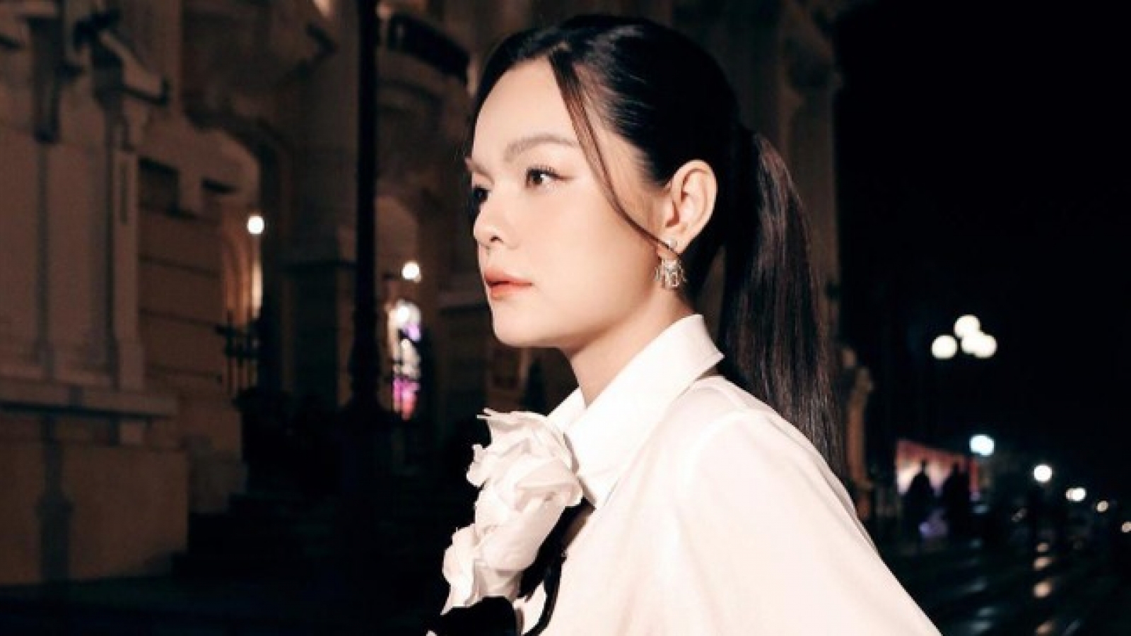 Chuyện showbiz: Phạm Quỳnh Anh đăng đàn xin lỗi khán giả vì bị mất giọng khi hát