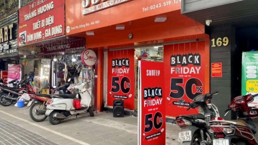 Khách hàng cân nhắc trước khi "xuống tiền" dịp Black Friday