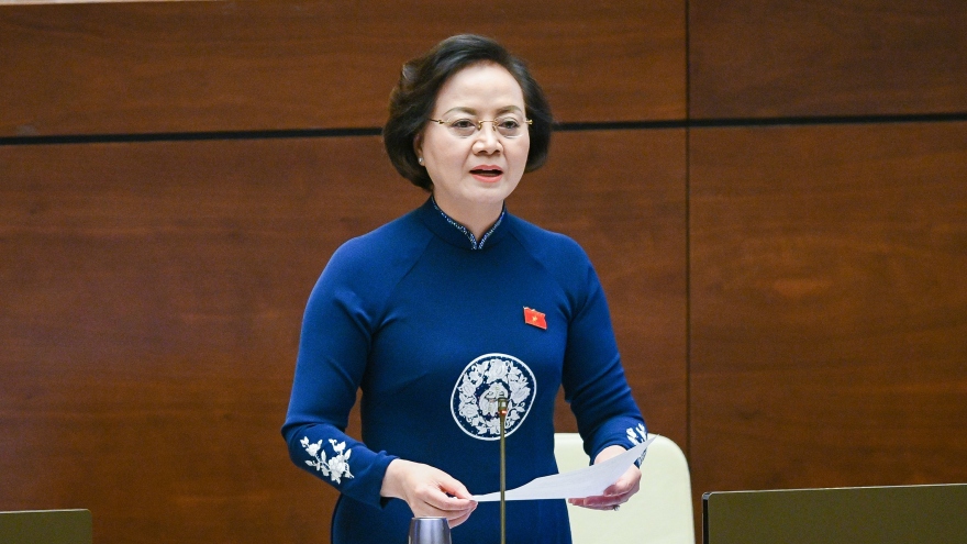 Bộ trưởng Bộ Nội vụ Phạm Thị Thanh Trà lần đầu trả lời chất vấn 