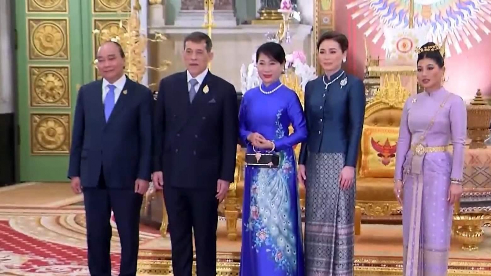 Chủ tịch nước Nguyễn Xuân Phúc và Phu nhân hội kiến Nhà vua, Hoàng hậu Thái Lan