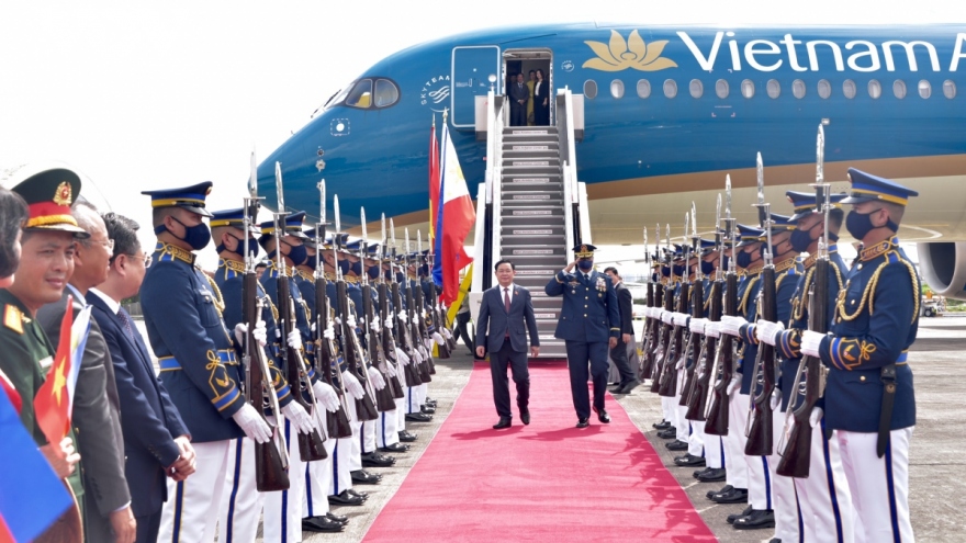 Top Vietnamese legislator arrives in Manila for official visit to Philippines