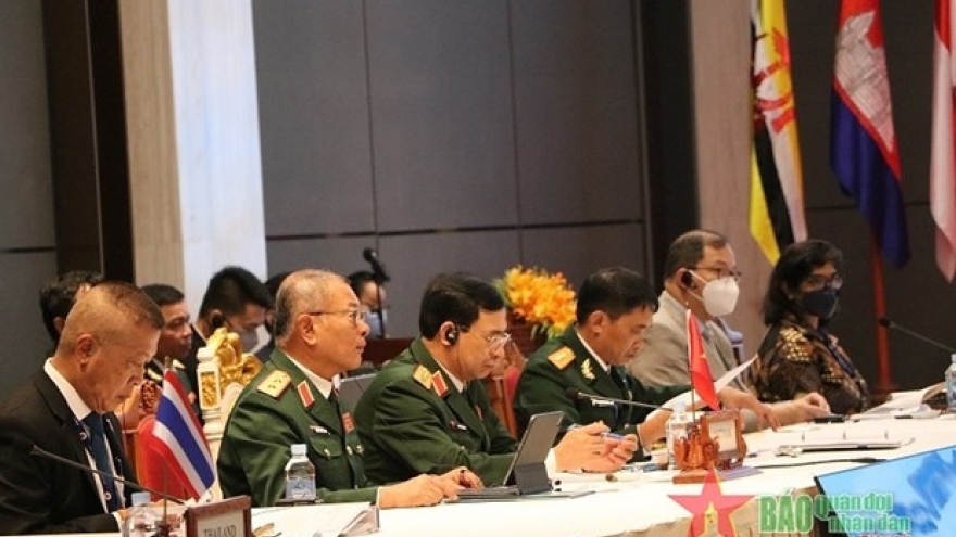  Vietnam attends ADMM Retreat and ninth ADMM Plus