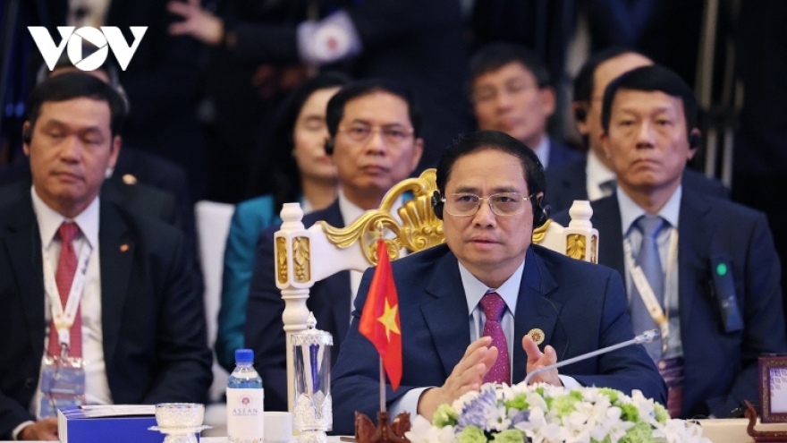 PM attends ASEAN summits with partners in Cambodia