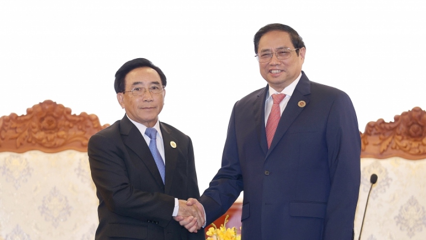 Thủ tướng chúc mừng Lào đã vượt qua thời điểm khó khăn nhất do Covid-19