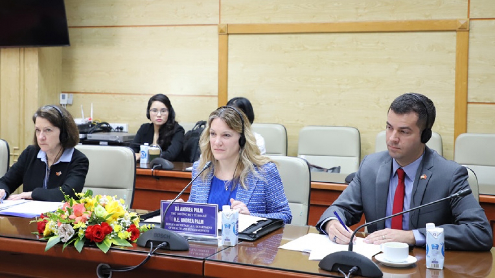 US, Vietnam boost healthcare cooperation 